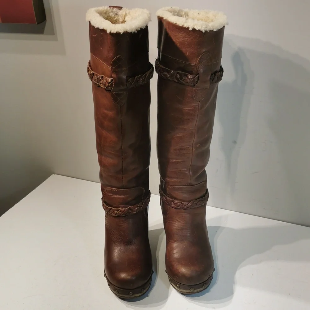 UGG Australia Savanna high clog boots size 7 sheepskin wooden heel - Picture 4 of 11